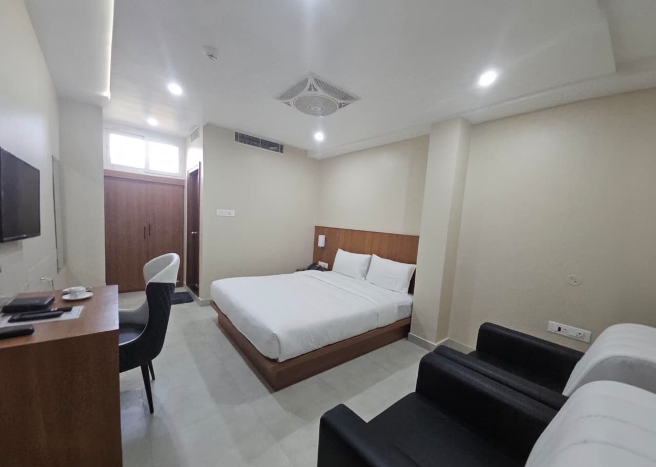 Deluxe Room — view 1